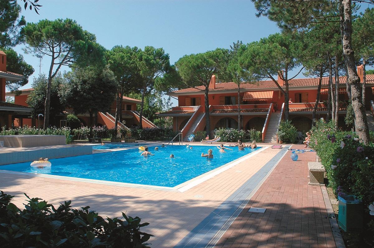 Villaggio Capistrano Бибионе Экстерьер фото